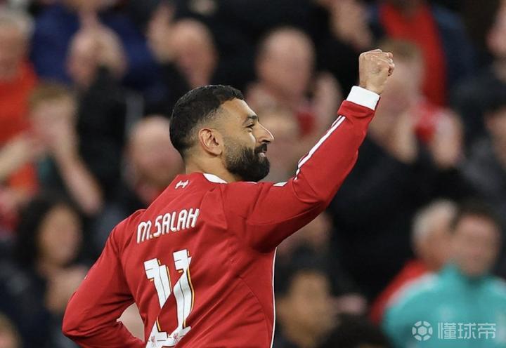 C罗双响助利雅得胜利5-1大胜，菲利克斯闪耀登顶联赛榜首